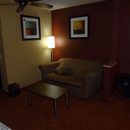 Best Western Plus Tulsa Woodland Hills Hotel And Suites Екстер'єр фото