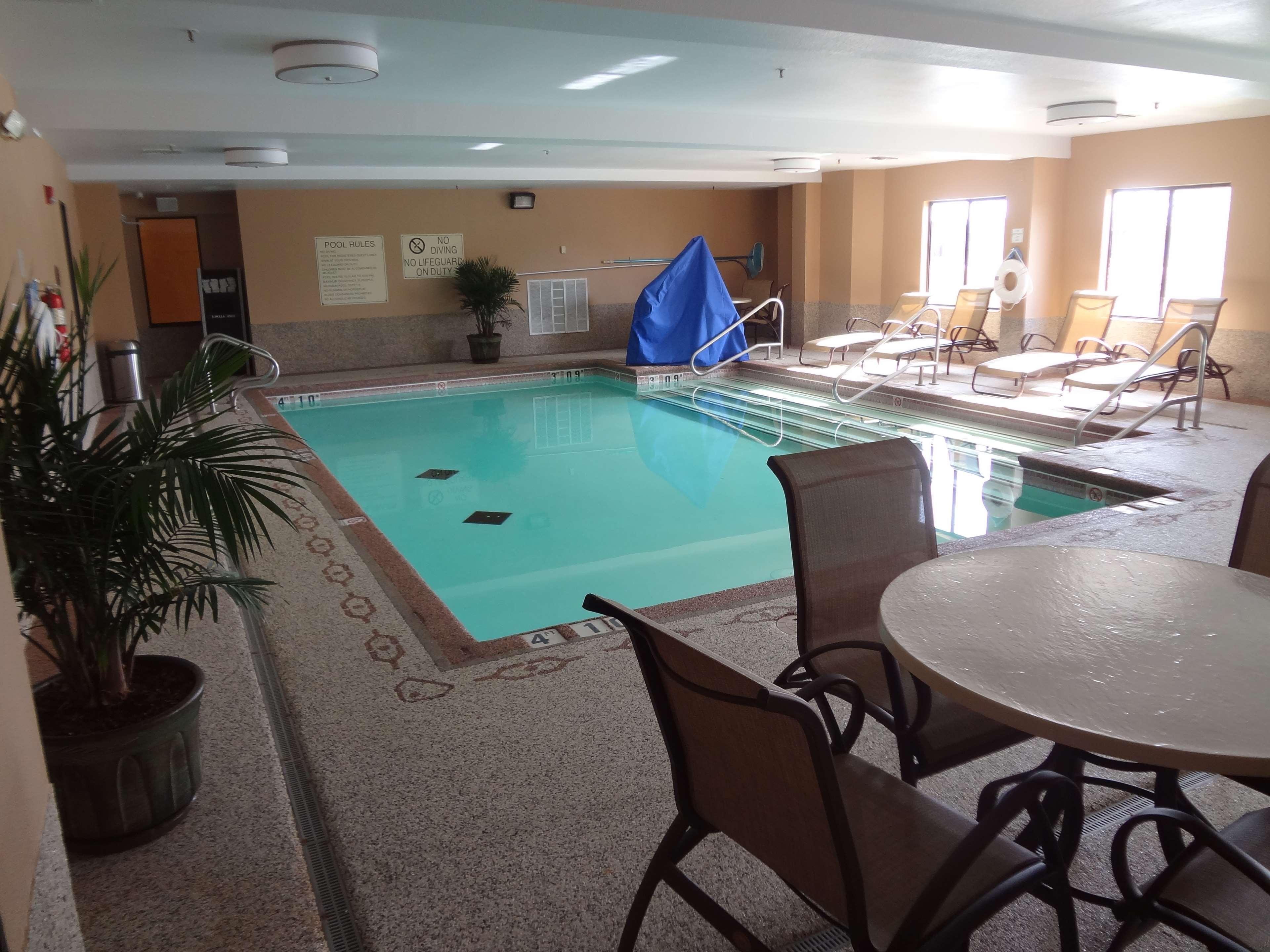 Best Western Plus Tulsa Woodland Hills Hotel And Suites Екстер'єр фото