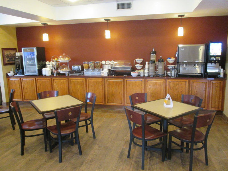Best Western Plus Tulsa Woodland Hills Hotel And Suites Екстер'єр фото
